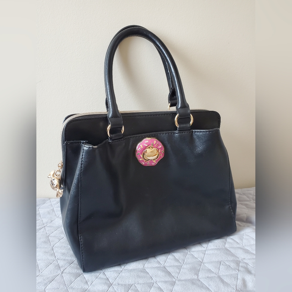 Betsey Johnson black tote with donut shape metal closure
